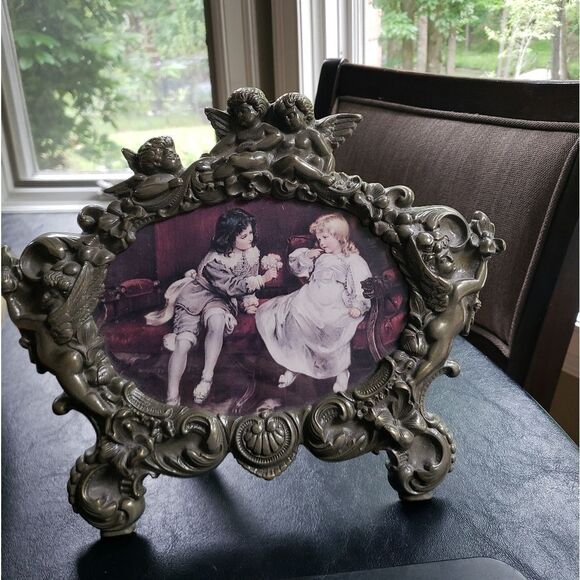 Ornate Oval Cherub Picture Frame - Picture 1 of 5